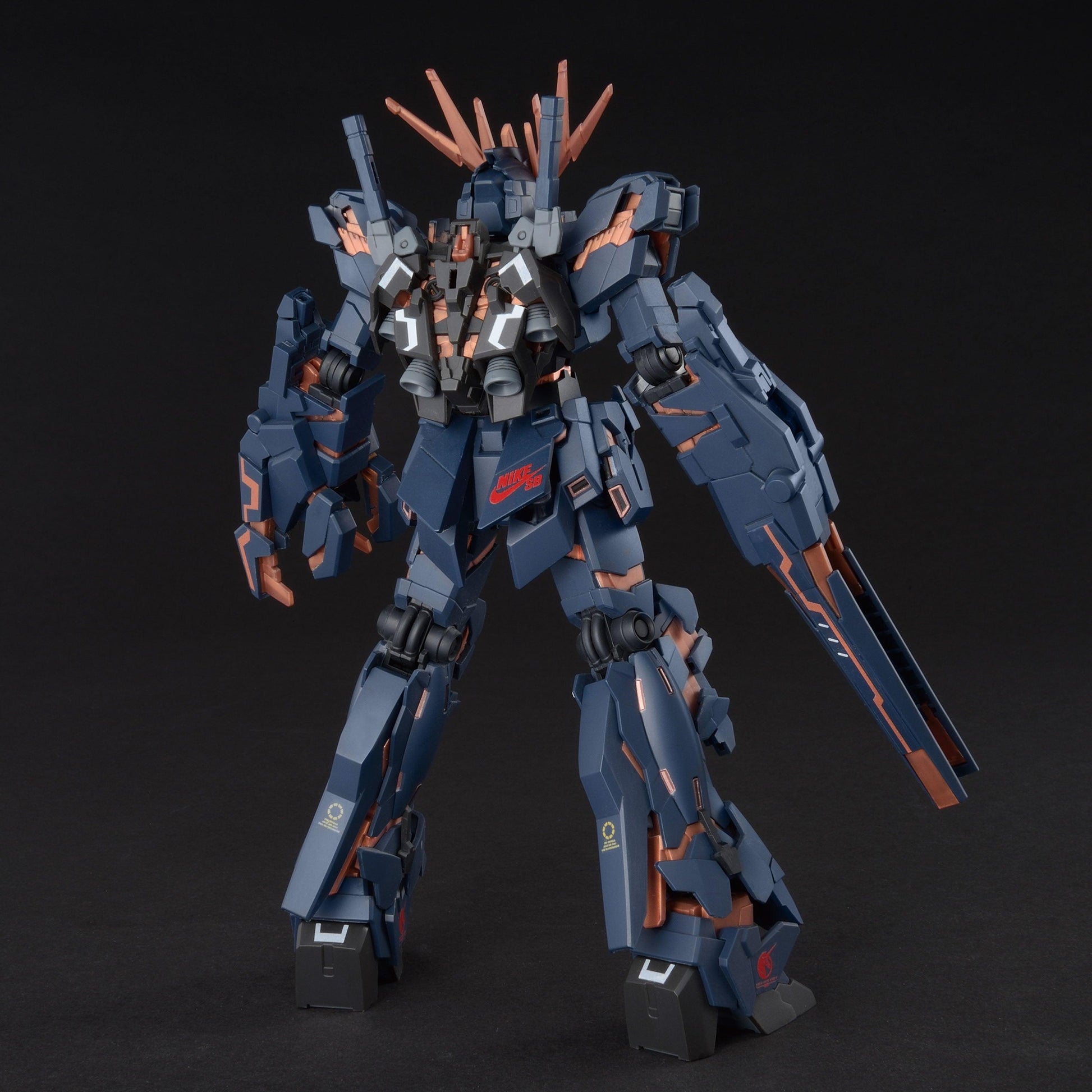 HG 1/144 Gundam Unicorn 02 Banshee x Nike SB | [2021] | PREMIUM BANDAI - Show Me What You Bot