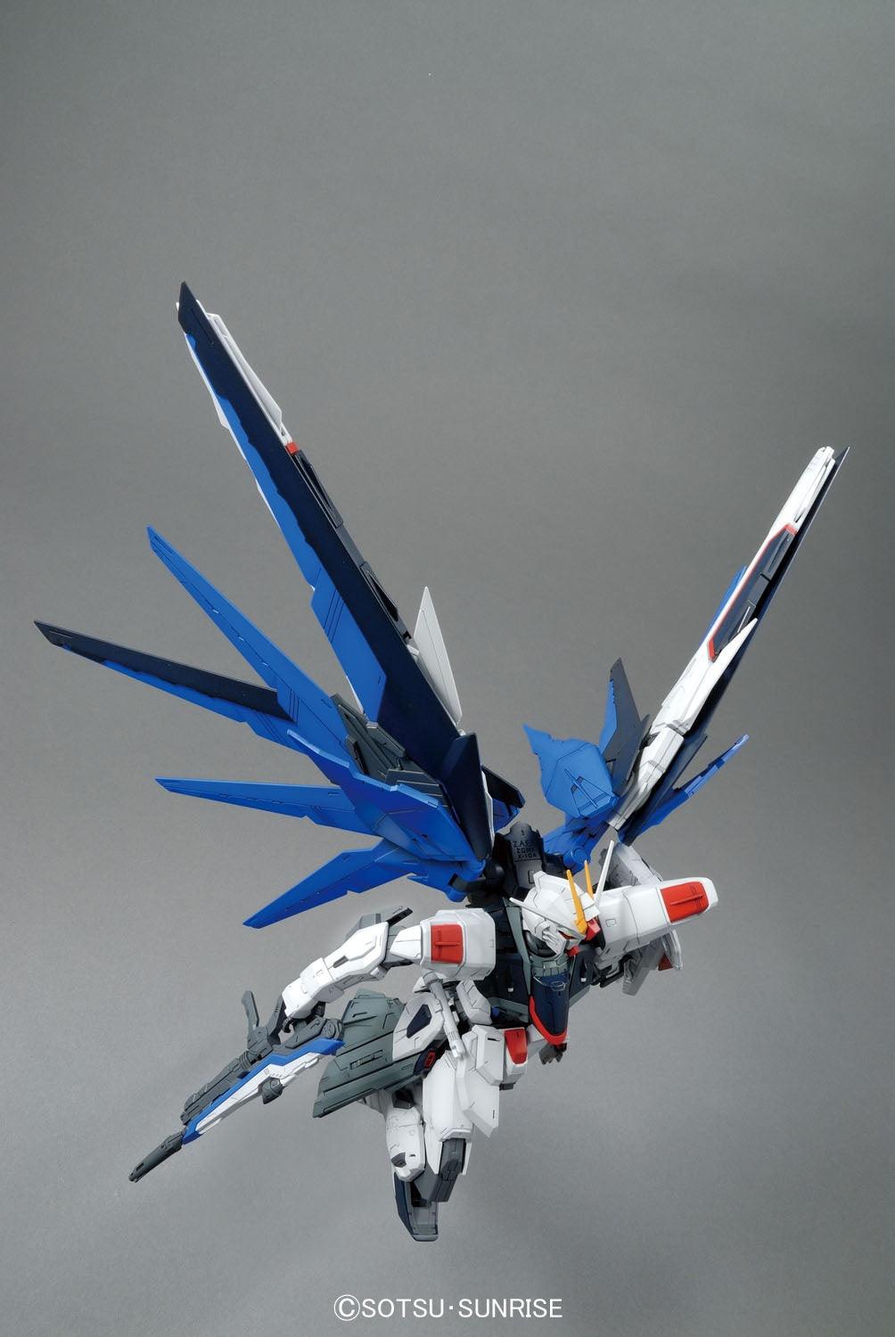 MG 1/100 ZGMF-X10A Freedom Gundam 2.0