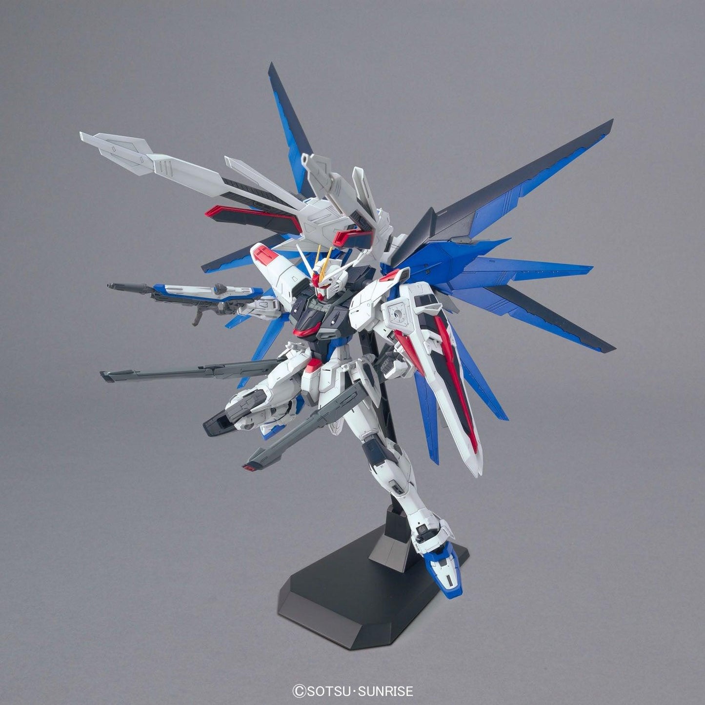 MG 1/100 ZGMF-X10A Freedom Gundam 2.0