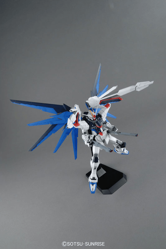 MG 1/100 ZGMF-X10A Freedom Gundam 2.0