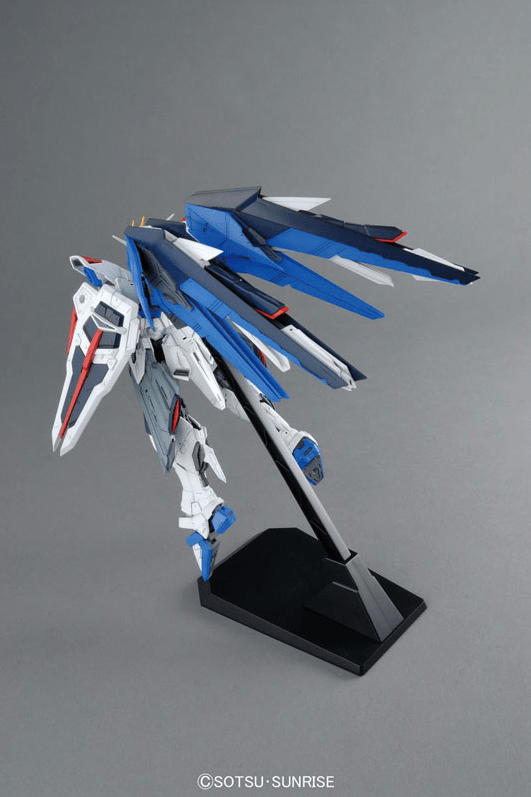 MG 1/100 ZGMF-X10A Freedom Gundam 2.0